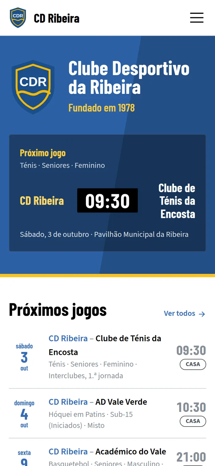 A página inicial do site de um clube no telemóvel, com o próximo jogo em destaque.